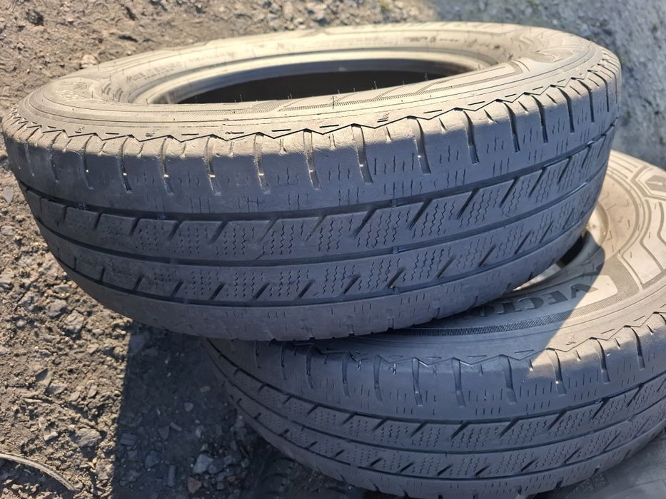 Vand 2 anvelope 205 75 16 C goodyear de iarna dot 2023