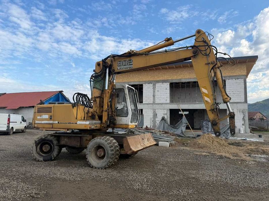 Motor excavator pe roti Liebherr 902 piese