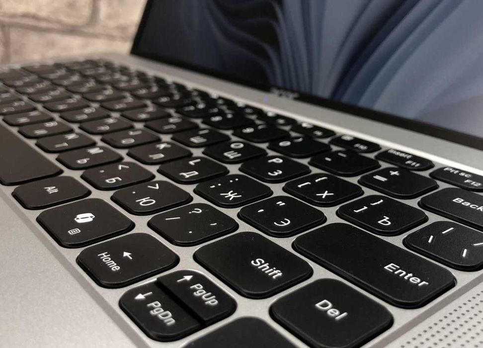 Шустрый Acer i3 , 8 ядер, SSD 512