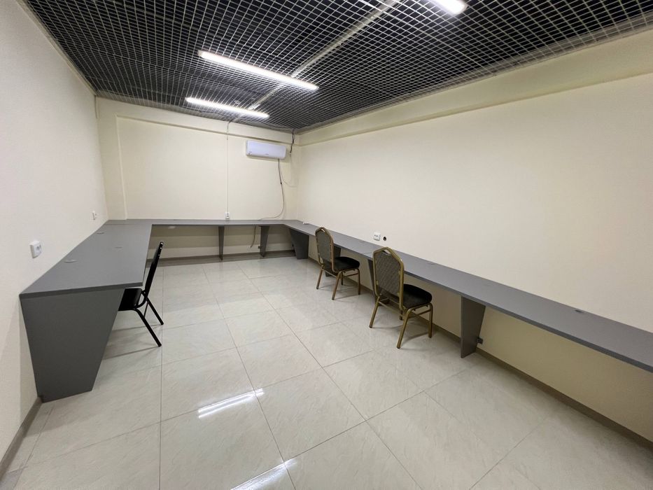 Аренда под офис 22м2 С Мебелью 10 минут от метро Бодомзор 350у.е