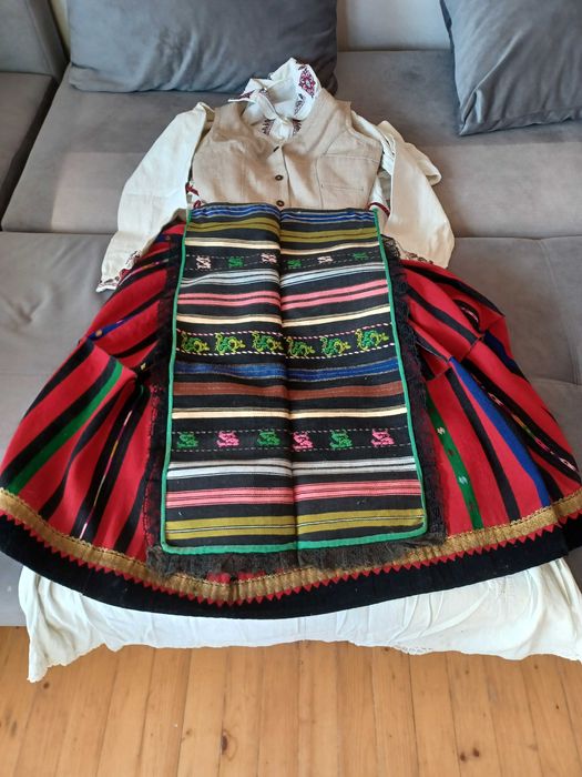 Автентична женска народна носия