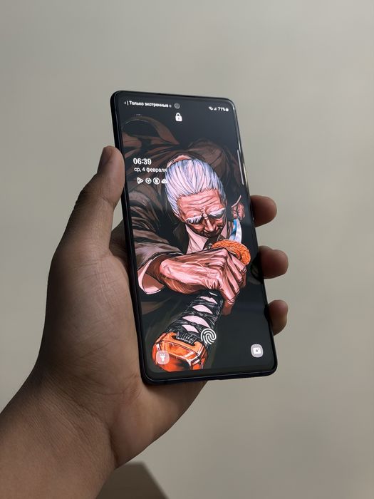 Samsung s20fe в хорошем состочнии