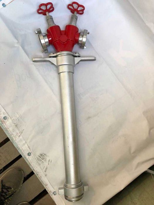 Водовземателна стойка с два изхода