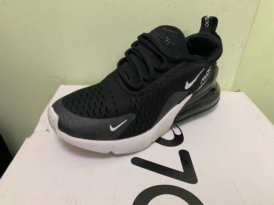 Нови дамски маратонки Nike Air Max 270 налични 38 номер