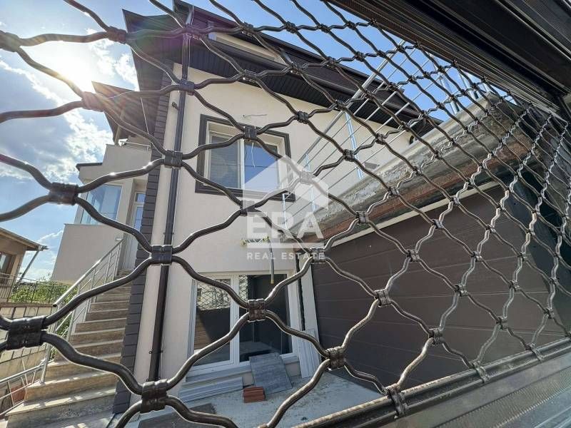 Продава се Къща в Хасково, Дружба 1 - 290 кв.м за 739 €/кв.м - Снимка #3