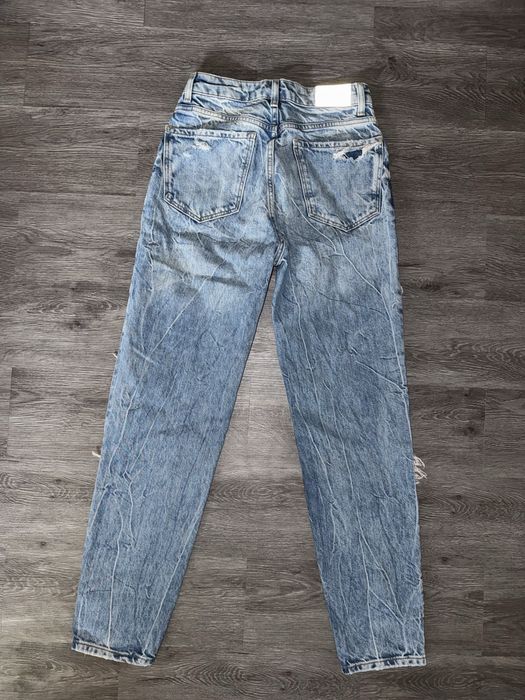 Дънки BERSHKA накъсани