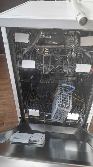 Vand Masina de spalat vase Heinner HDW-FS4505WE++