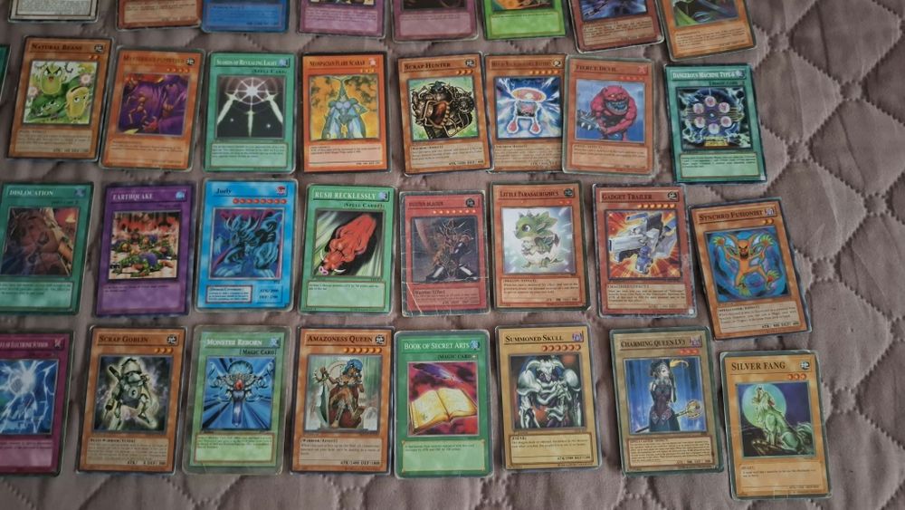 Yu-Gi-Oh карти - 60 бр.