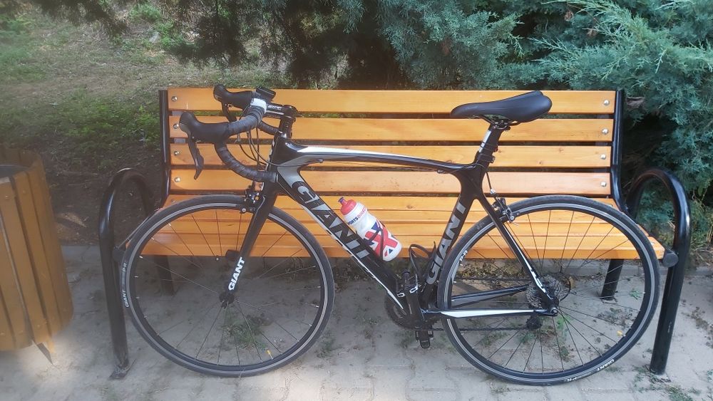 Vând bicicleta de șosea Giant TCR
