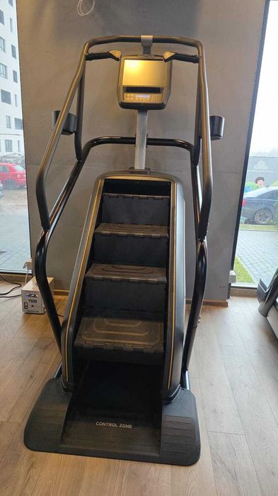 Vand echipamente cardio tehnogym banda de alergat