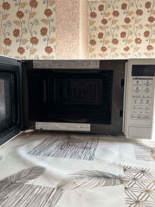холодильник и микроволновка LG