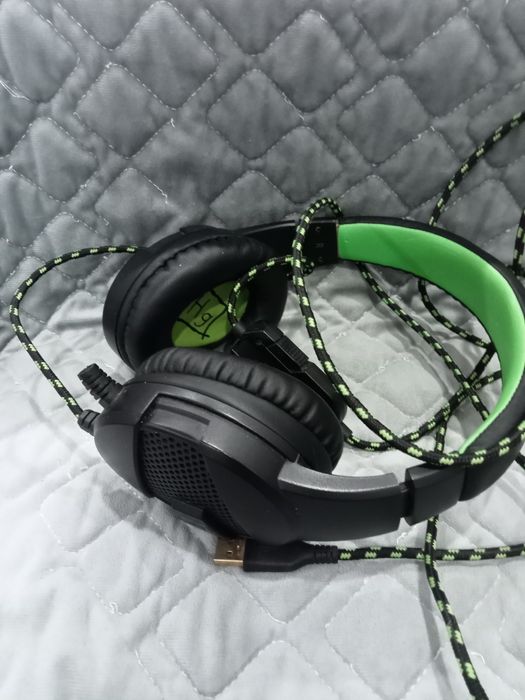 Продам наушники.