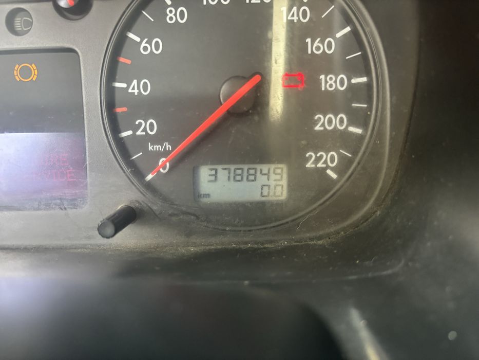 Vând :Volkswagen Multivan 2.5TDI