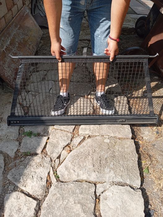 Преградна мрежа "кучкарник" за Голф 4 Бора