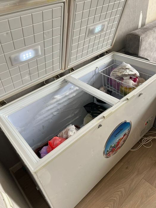 Морозильник большой