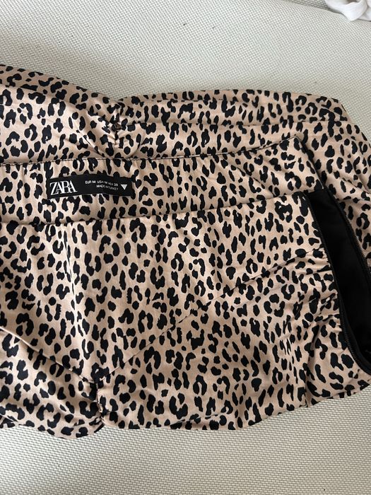 Еластична пола Zara