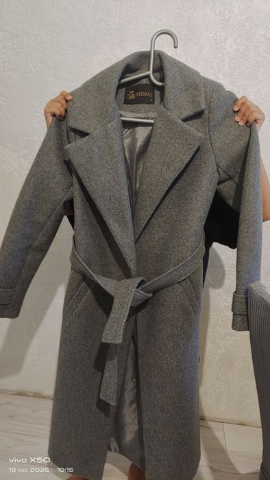 Продаю пальто .Цена 20 000 тыс