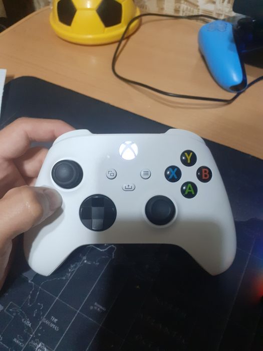 Продам контроллер Xbox
