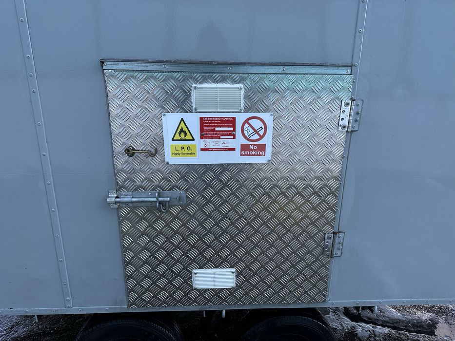 Търговска каравана / мобилна кухня