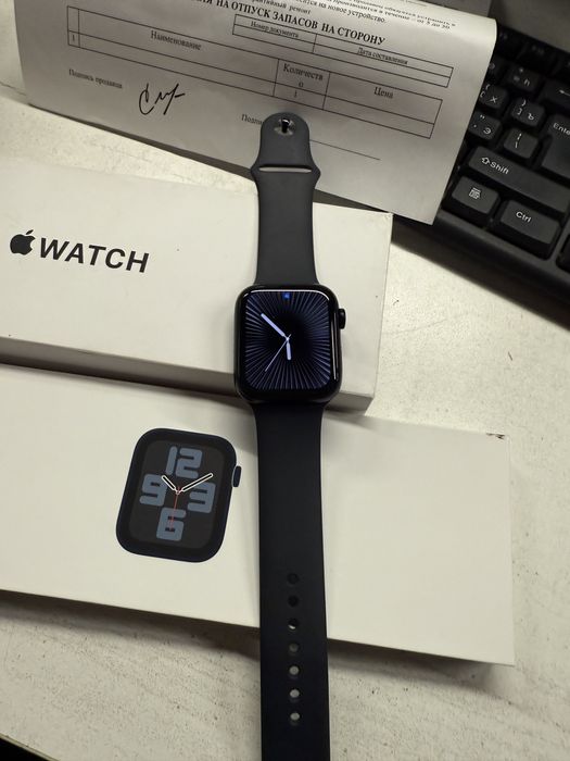 Смарт часы Apple Watch se gps 44mm Новые
