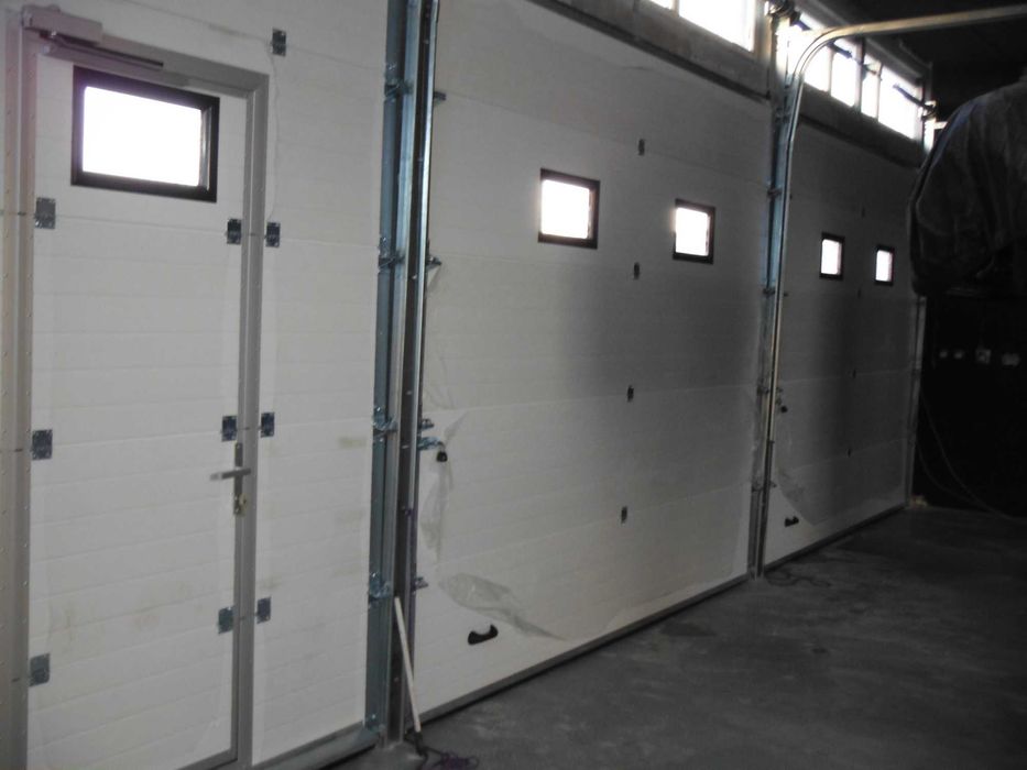Usa sectionala izolata de garaj rezidential 2500/2000 xpt doors
