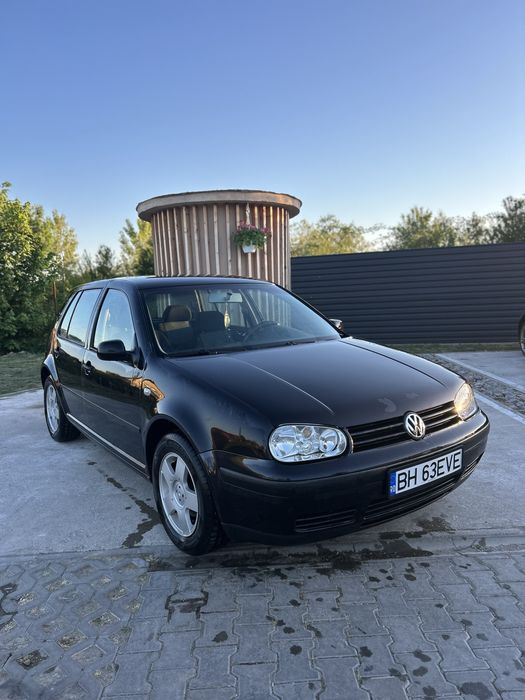 Vând Golf 4 1.4 benzină