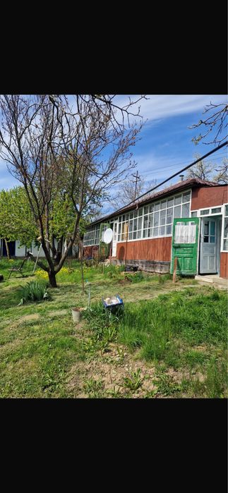 Vand casa batraneasca in localitatea Burlesti jud.Botosani