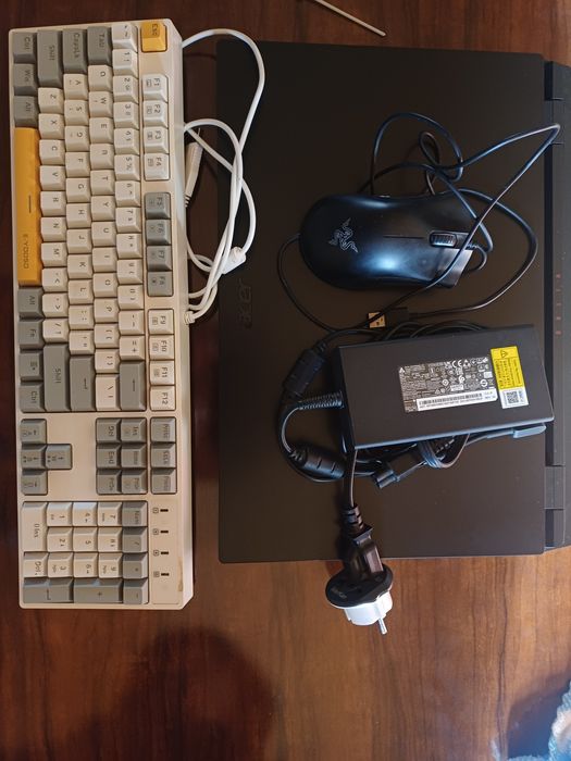 Noutbuk acer nitro 5 17"