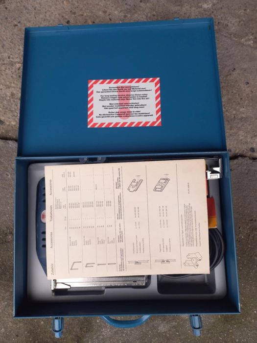 Електрически такер