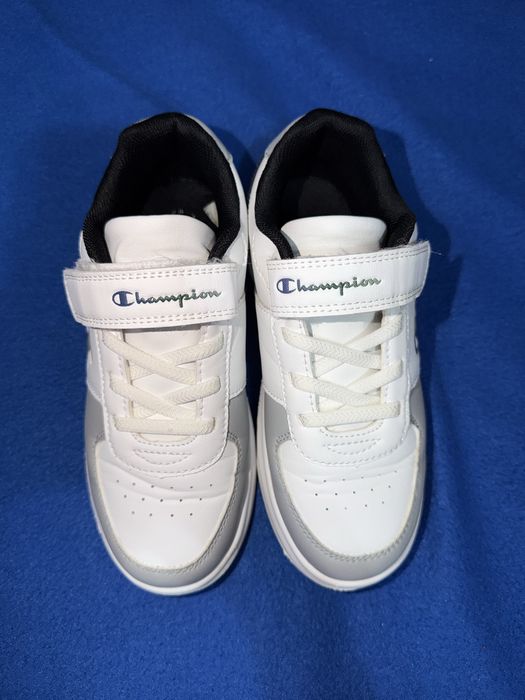 Adidași Champion mărimea 32