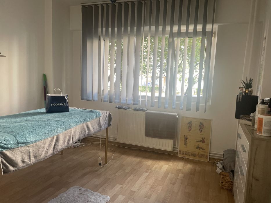Inchiriez spatiu comercial parter Centru Civic