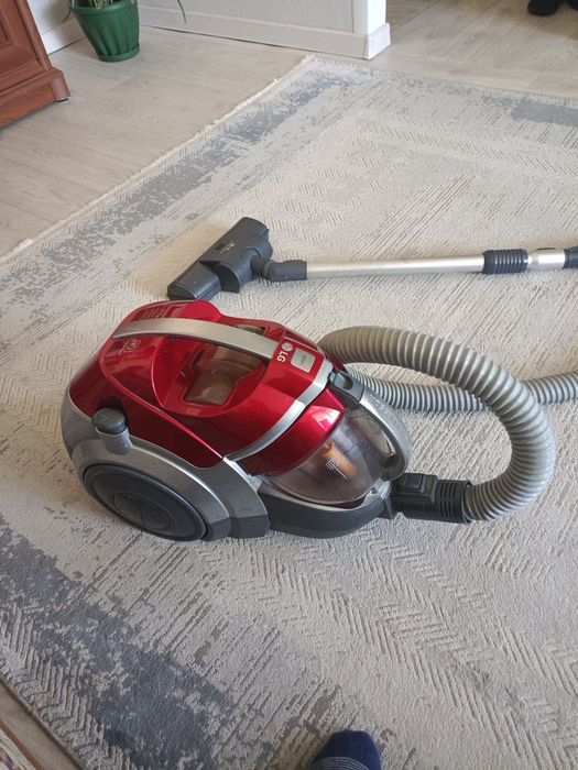 Продам пылесоc LG в отличном состоянии.