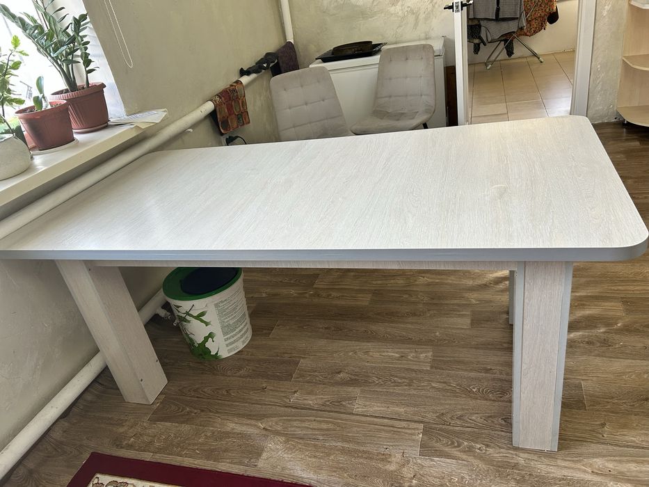 Продам кухонный стол