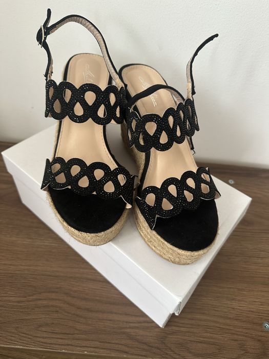 Sandale cu platforma