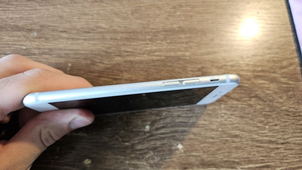 iPhone 6s silver 16Gb