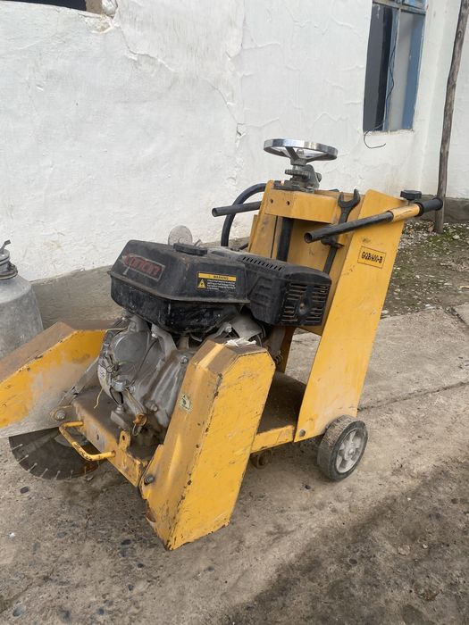 Асфальторез бензиновый