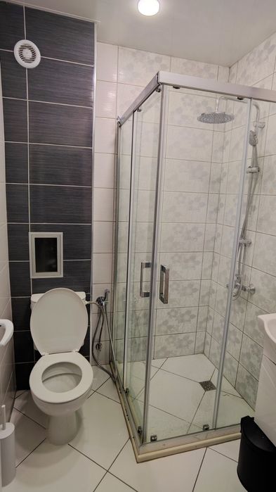 Дава се под наем Двустаен апартамент в Пловдив, Остромила - 65 кв.м за 408 € - Снимка #2