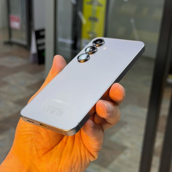 Samsung s25 в хорошем состоянии