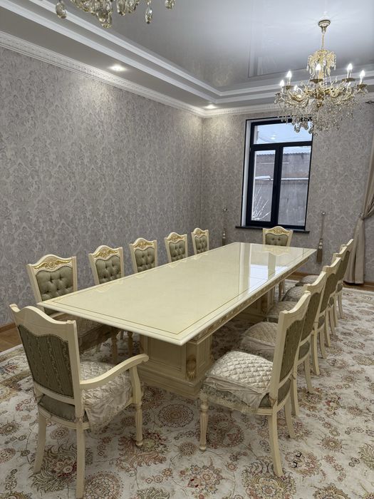 Продаются стол, стулья