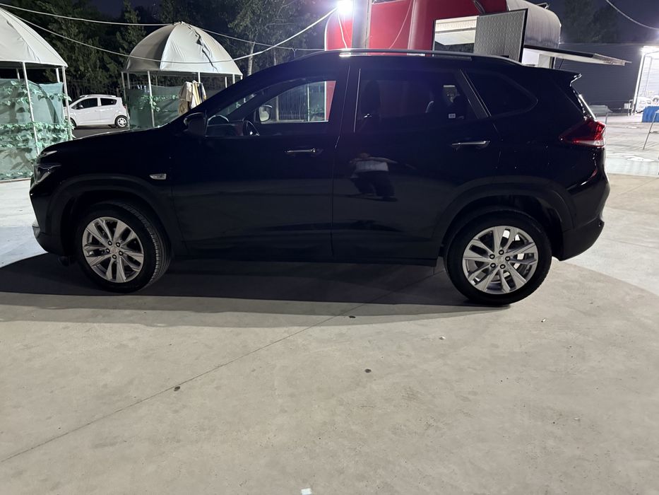 Tracker 2 ltz plus sotiladi 14100$