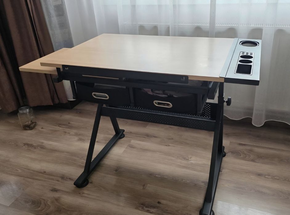 Masa de desen, stil birou, din lemn, cu blat reglabil, sertare si compartimente pentru instrumente