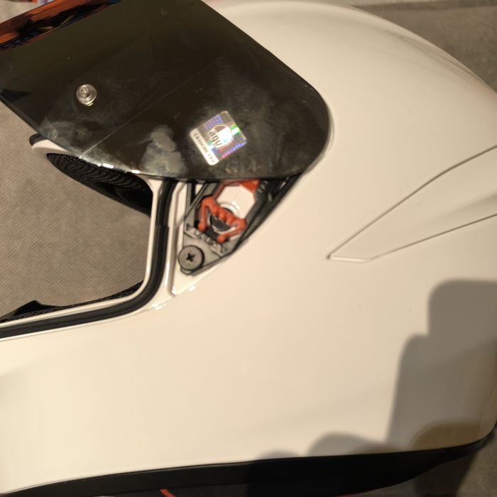 Vând casca AGV K1 S împreună cu 3 vizoare