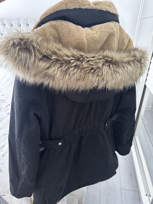 Черно зимно яке.