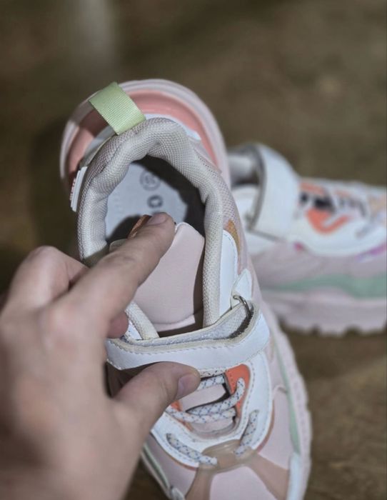 Кроссовки детские новые