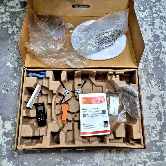 Продаю робот пылесос