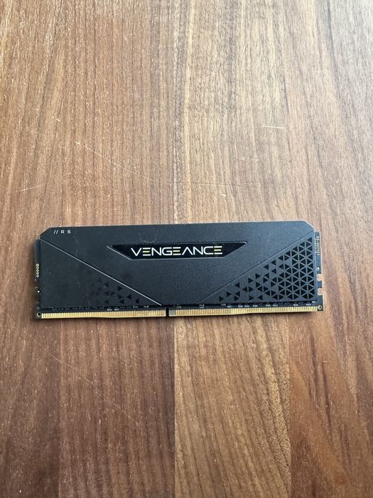 Memorie RAM Corsair Vengeance RS RGB 32GB DDR4 3200MHz CL16