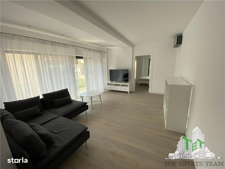 Apartament cu 3 camere de vanzare in Piata Victoriei