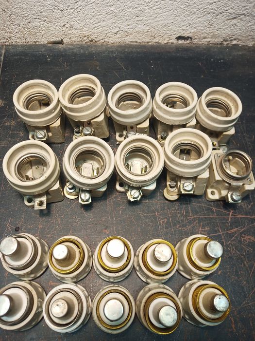 Керамични основи, капачки и предпазители.