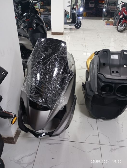 Skuter plastiklari bor va zapchastlari