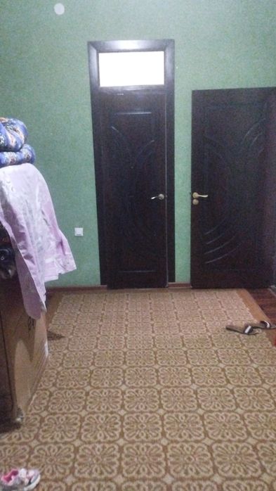 Bazar qasinda uy satiladi